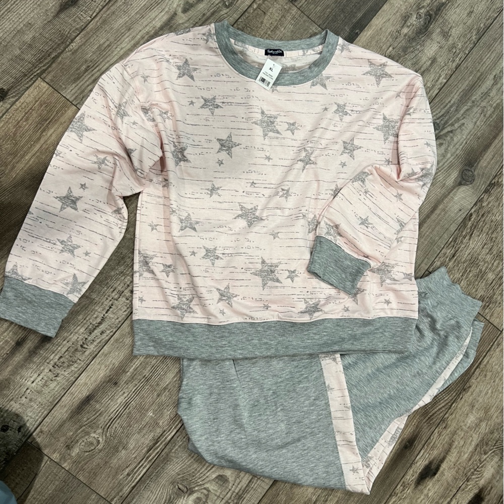 Women’s New sweat outfit gray with pink stars size XL